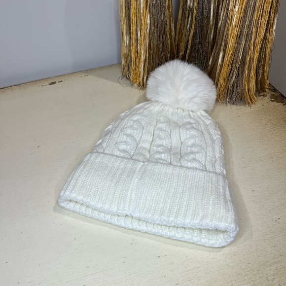UGG POMPOM BEANIE - Picture 2 of 3